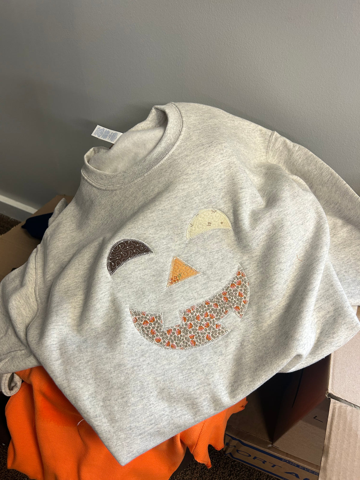 Patchwork Pumpkin Appliqué Crewneck Sweatshirt